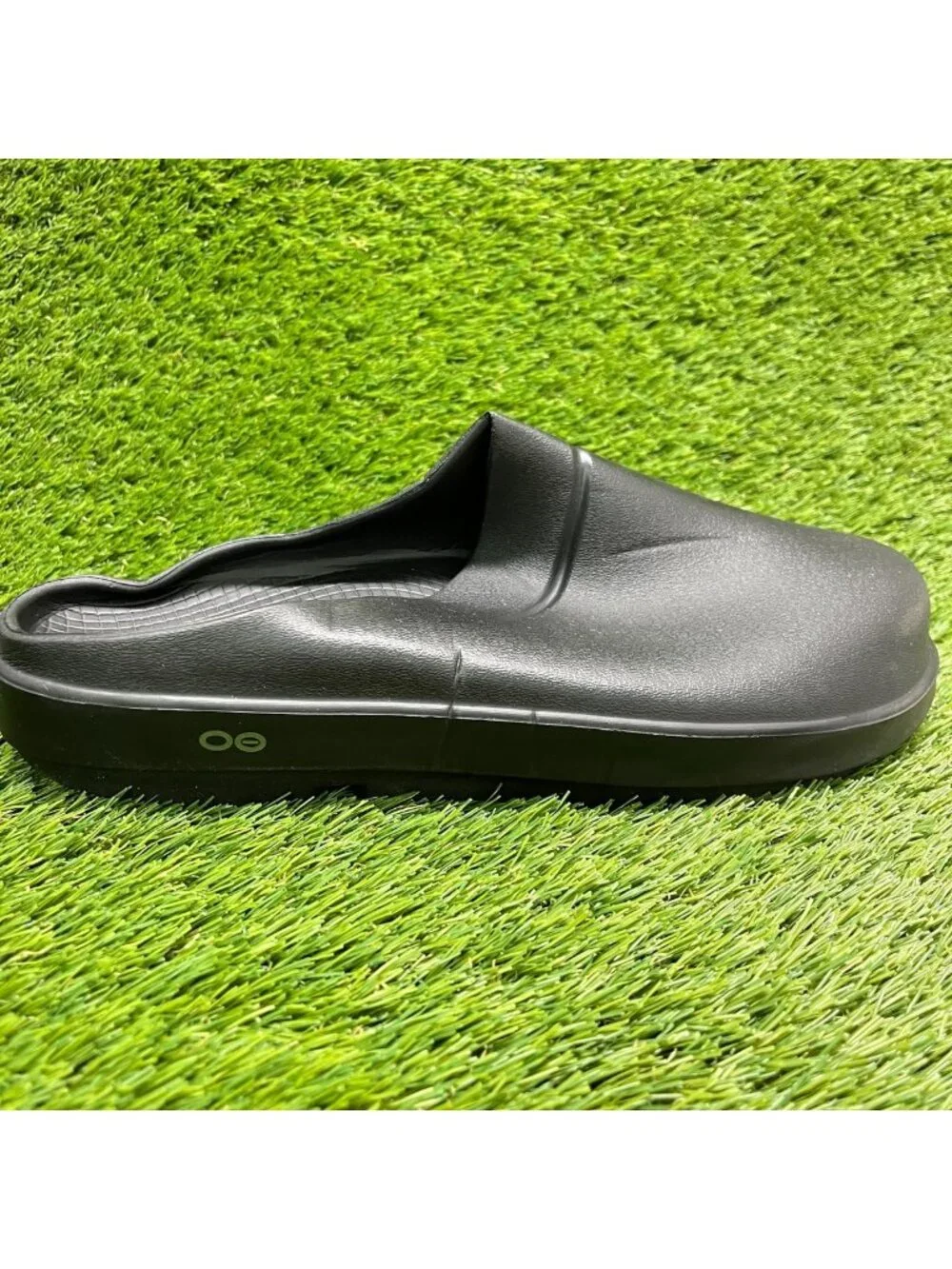 OOFOS OOcloog Clog Mens Size 11 Black Beach Outdoor Slip On Recovery Sandals
